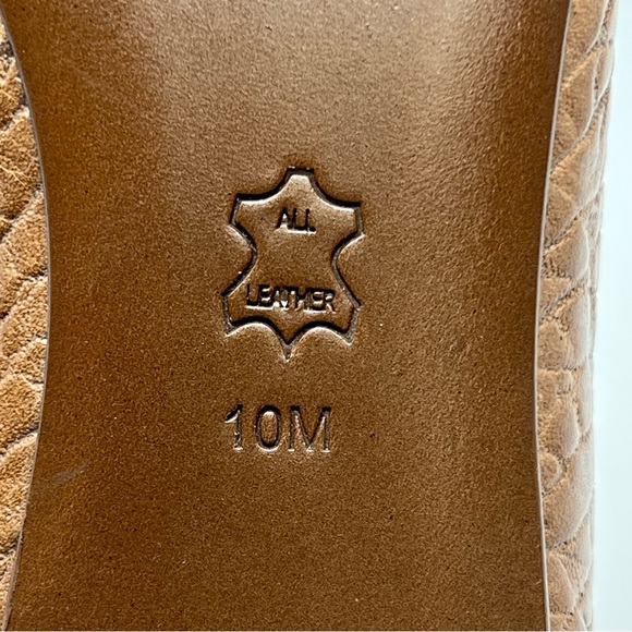 Tory Burch Tan Leather Flats with Gold Accent - Picture 8 of 9